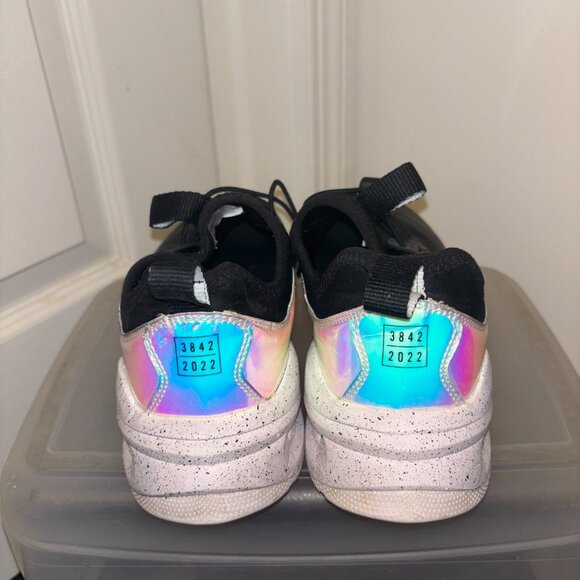 Women's Clove Nursing Shoes - Picture 2 of 4